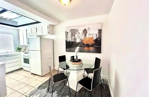 Orange House | Orange Gem I Disney I Chapman I Cozy 2Bedroom Homenn