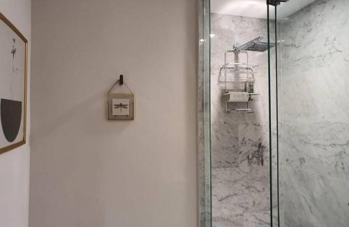 Coyoacan Apartment | Orange & Green Apartment - HP Sur