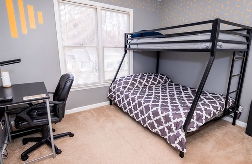 Southeast Raleigh House | Orange Hills! 4 Bdrms & Hot Tub!