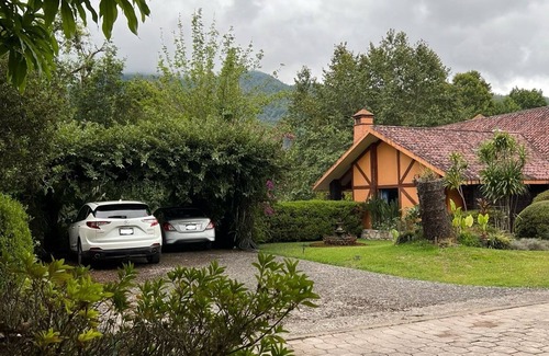 Xicotepec Cottage | Orange House