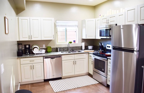 Palo Verde House | ORANGE HOUSE 2019NEW HOME 2 SUITES NEAR UA (Unit2)