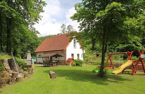 Kladenske Rovne Cabin | Orange House