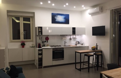 Montecalvario House | Orange house - oasis of peace in the historic center
