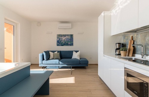 Tignale Apartment | Orange House Relax with Jacuzzi