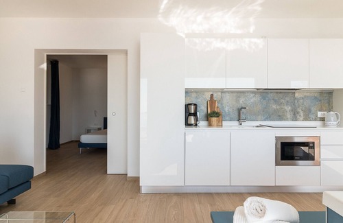 Tignale Apartment | Orange House Relax with Jacuzzi