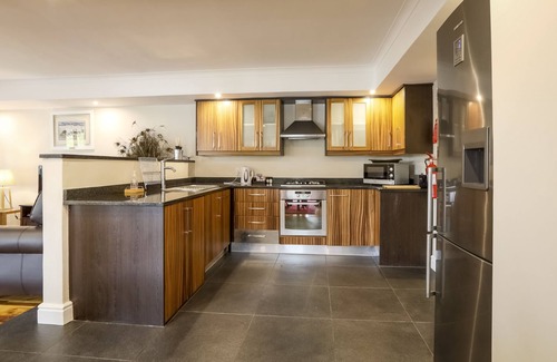 Old Place House | Orange Inn Knysna
