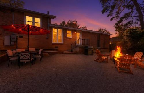 Columbia House | Orange Pit - 3BD 2BA Luxury Retreat - West Cola