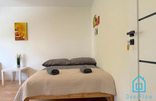 Gdynia House | Orange Room 2 minutes to City Center Gdynia & Seaside