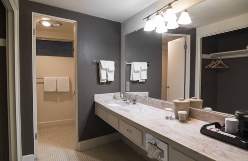 Upper East Hotel | Orange Tree Inn