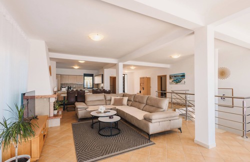 Bar Villa | Orange villa - 7-bedroom seafront villa