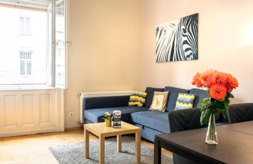 Belso-Ferencvaros Apartment | ORANGEHOMES Kalvin Sq 2 bedroom apartment