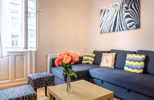 Belso-Ferencvaros Apartment | ORANGEHOMES Kalvin Sq 2 bedroom apartment