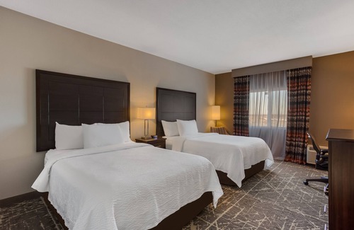 Waldron Hotel | Orangewood Inn & Suites Kansas City Airport