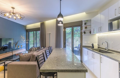 Duhur ash Shuwayr Apartment | Orano -Chic 2-Bedroom Apt in Bsalim