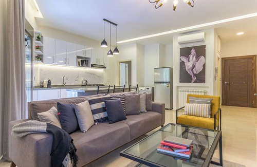 Duhur ash Shuwayr Apartment | Orano -Chic 2-Bedroom Apt in Bsalim