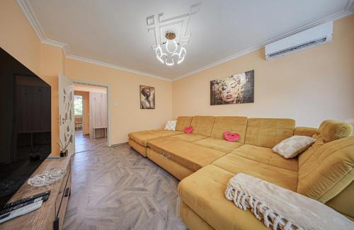 Lozenets Apartment | Oranssi Sunset - Free Parking