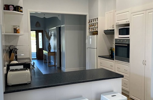 Orbost House | Orbost House - Large sleeps 10+