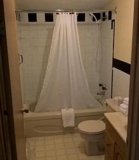 Alert Bay Hotel | Orca Inn