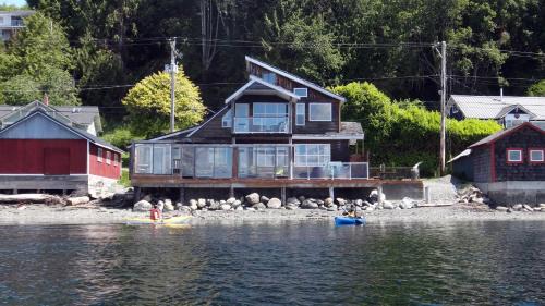 Sointula Apartment | Orca Lodge
