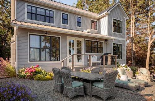 Eastsound House | Orcas Beach Cottage