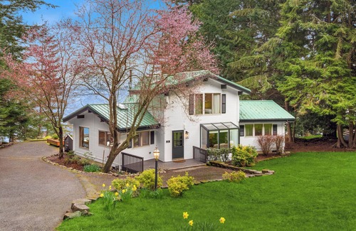 Olga House | Orcas Island, Aurora House #295