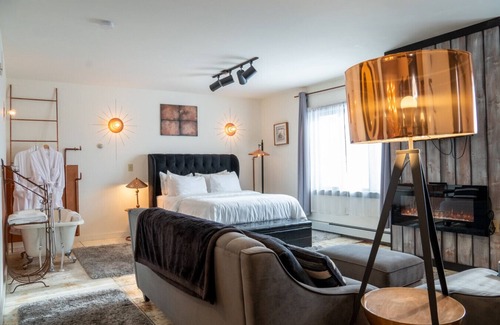 Bayfield Apartment | Orchard Apartment @ The Copper Crown, Bayfield