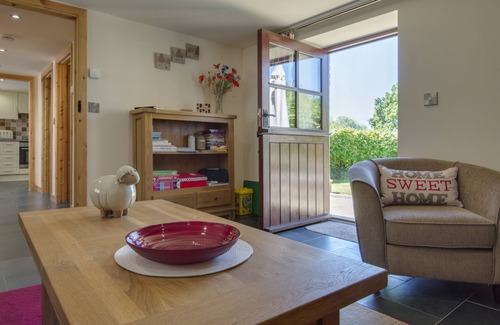 Brazzacott Cottage | ORCHARD BARN, pet friendly, with a garden in St Giles On The Heath