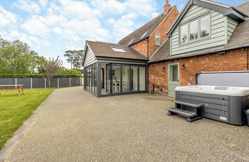 Pontesbury Cottage | Orchard Barns - UK47200