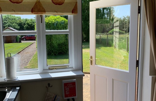 Bodenham Cottage | Orchard Cottage. 2-bedroomed cottage. Short breaks welcome. Free Wi-Fi