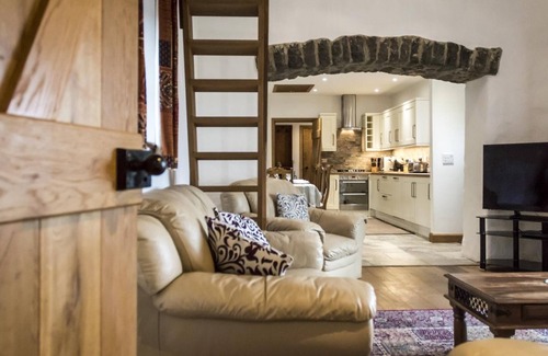 Tenby Cottage | Orchard Cottage - Barn Conversion - Beavers Hill