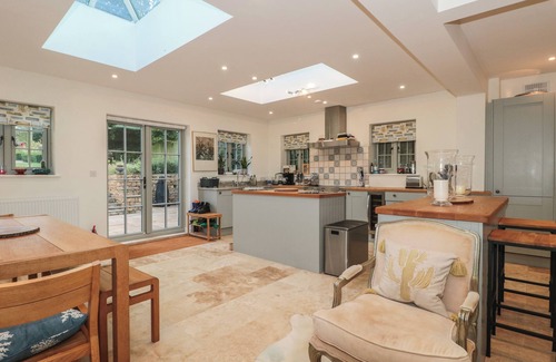 Sherborne Cottage | ORCHARD COTTAGE, family friendly, with open fire in Yetminster