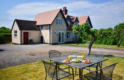 Wollerton House | Orchard Cottage