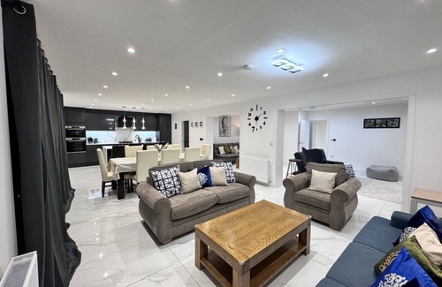 Crawley Down Cottage | Orchard Farm Cottage 1nRelax with the whole family at this peaceful, cosy heaven