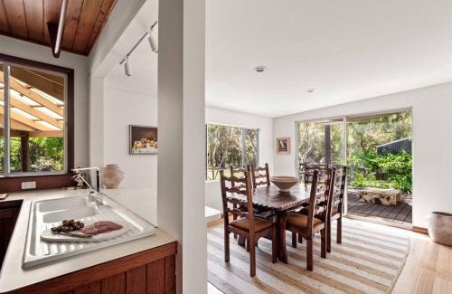 Yallingup Siding House | Orchard Homestead Countryside Retreat
