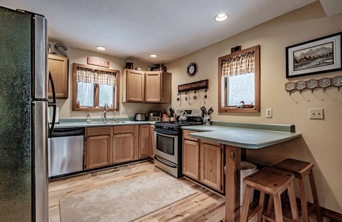 Sunday River Area House | Orchard House - Pet Friendly and secluded house w/hot tub and Barbecue.