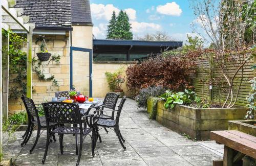 Winchcombe House | Orchard Lea