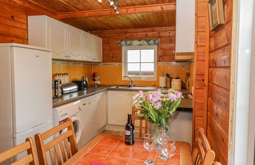 Cornwall Cottage | ORCHARD LODGE, pet friendly in Sampford Peverell, Devon