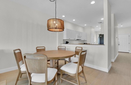 Naples Condo | ORCHID at Greenlinks - 2+ Den Renovated Golf Villa