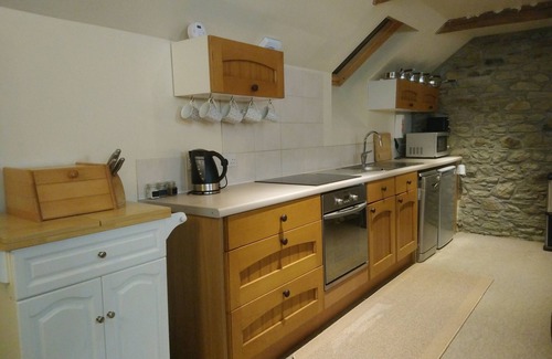 Tan-y-groes House | Orchid Cottage a tranquil retreat close to coast and village Dog Family friendly