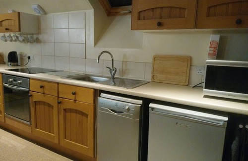 Tan-y-groes House | Orchid Cottage a tranquil retreat close to coast and village Dog Family friendly