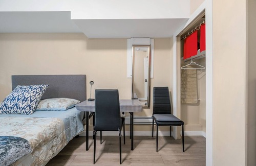 Seafair House | Orchid House near Vancouver YVR Airport
