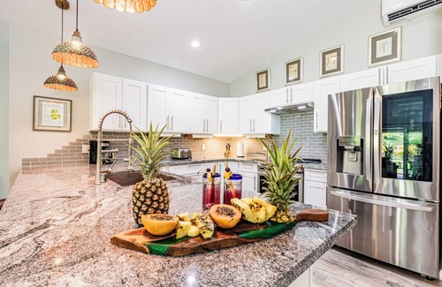 Orchidlands Estates House | Orchid Isle Pool Paradise- Private Hawaiian Estate w/Pool and Air Conditioning!