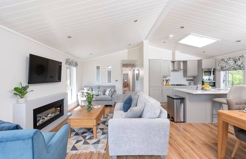 Lifton House | Orchid Lodge, 23 Roadford Lake Lodges