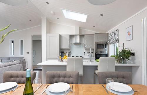 Lifton House | Orchid Lodge, 23 Roadford Lake Lodges