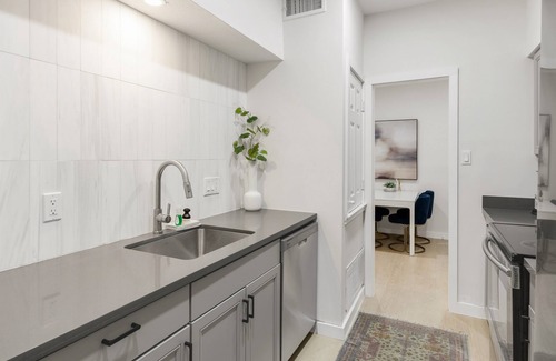Northgate Apartment | Orchid: Studio Apt, 4 Minute Walk to A&M