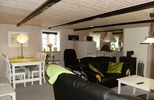 Ronbjerg House | Ørding/Øster Assels. Charming holiday house w/view over the fjord.