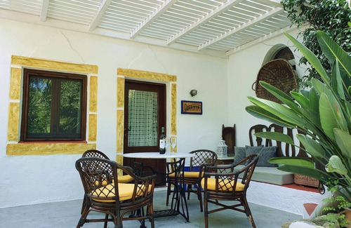 Lagoudi Zia Apartment | Orea Ellas - Ourania | Garden Apartment