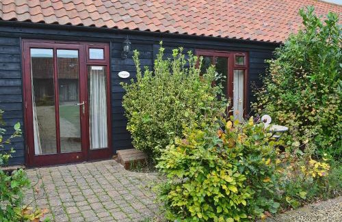 Potter Heigham House | Oregano - E4483