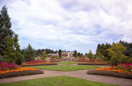 Silverton Cabin | Oregon Garden Resort