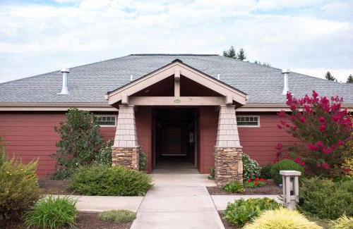 Silverton Cabin | Oregon Garden Resort